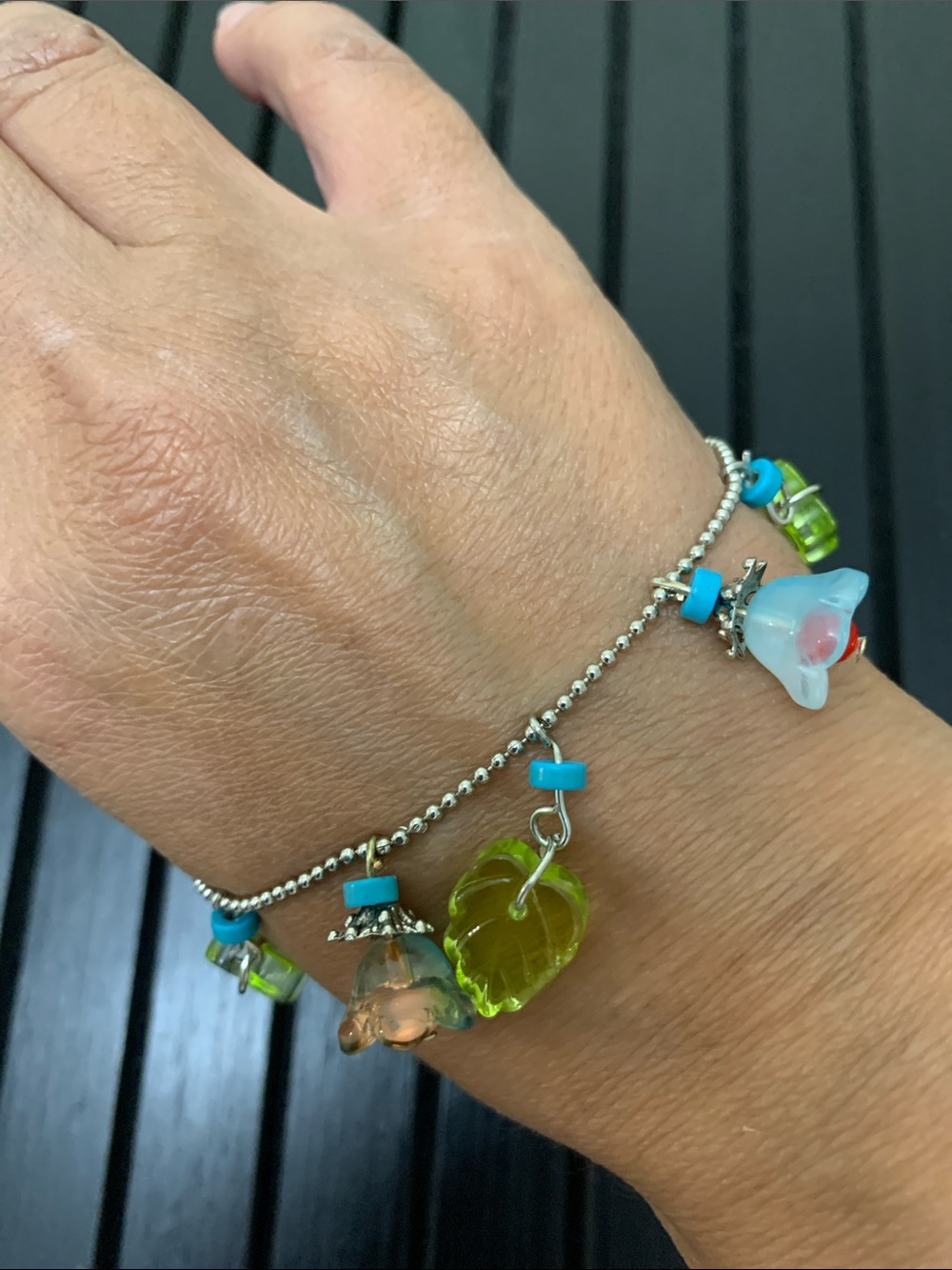 Elegant unique glass &crystal flowers Bracelet